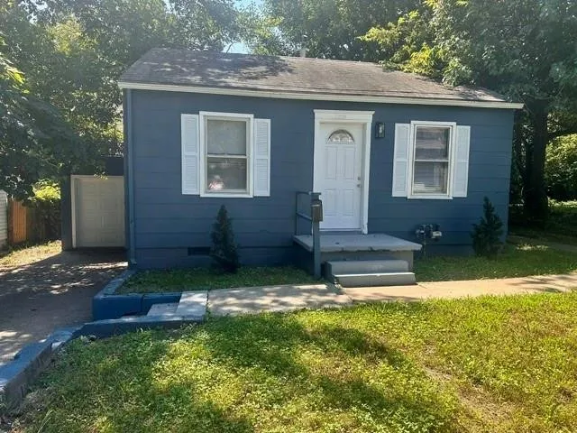11219 E 24th St photo 1