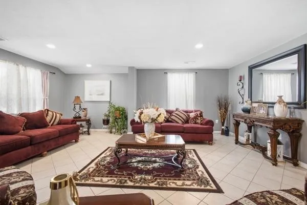 3129 Longwood Ave photo 4