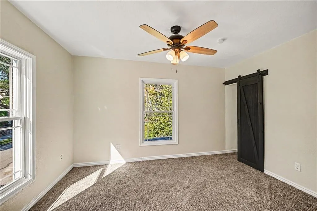 3600 Windsor Ave photo 10