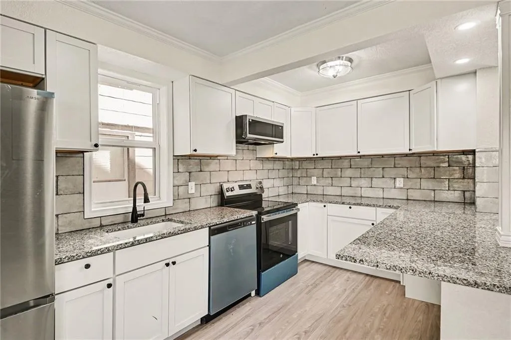 3600 Windsor Ave photo 3