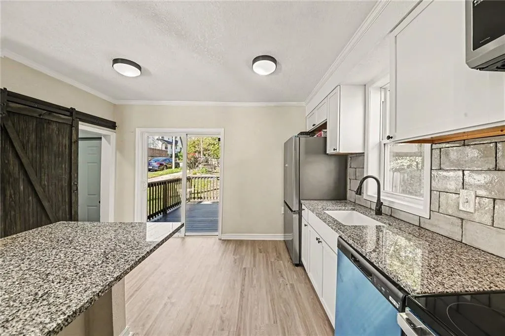 3600 Windsor Ave photo 5