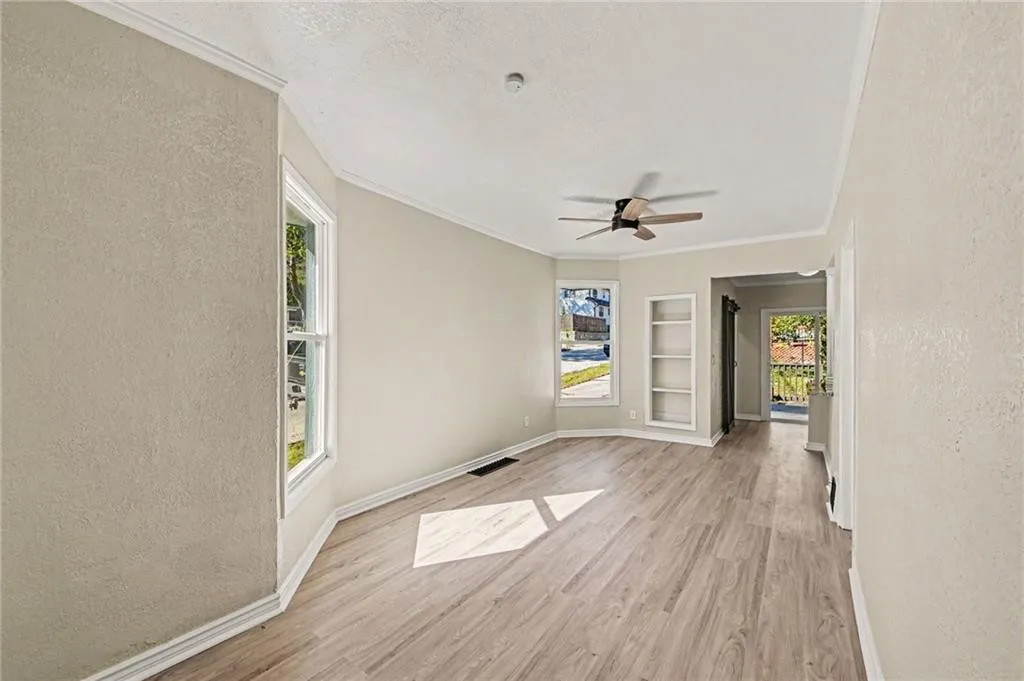 3600 Windsor Ave photo 6