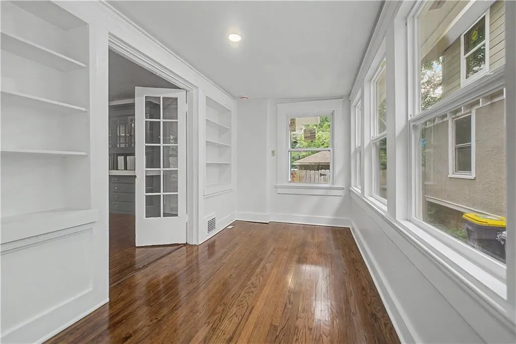 5633 Harrison St photo 10
